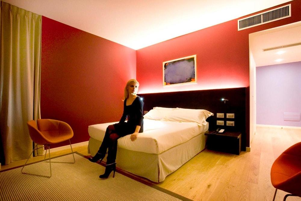Mod 05 Bike Hotel 산드라 외부 사진