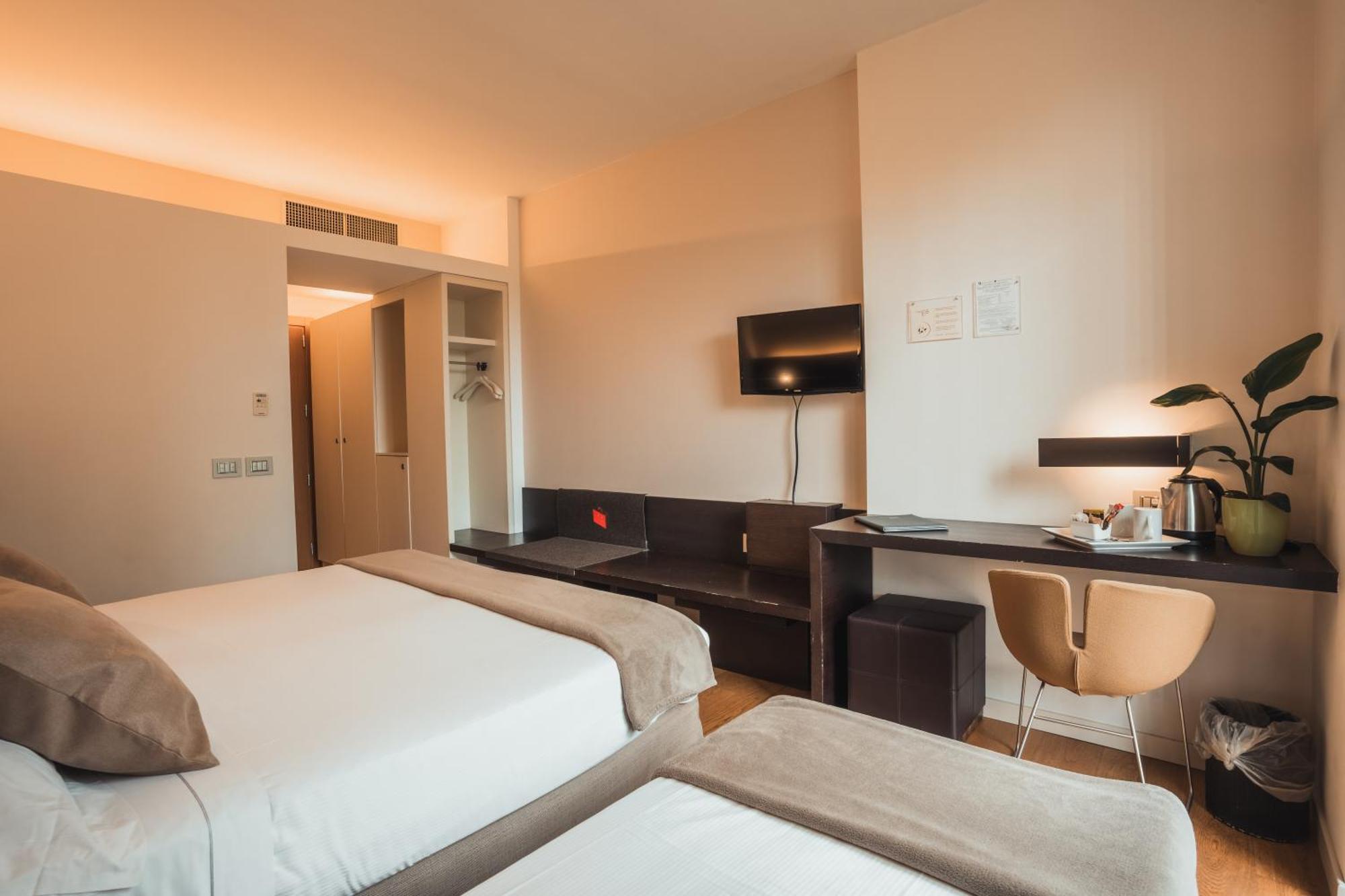 Mod 05 Bike Hotel 산드라 외부 사진